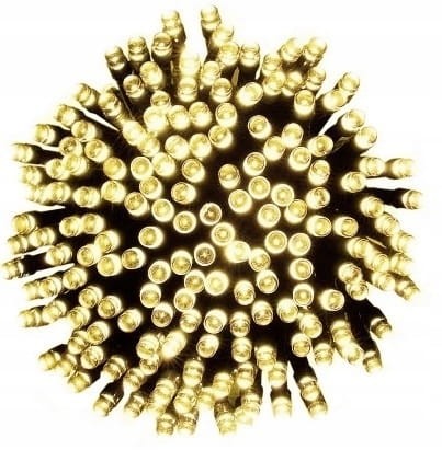 Lampki emitujące jasne, ciepłe światło, tworząc efektowną, świetlistą kulę.