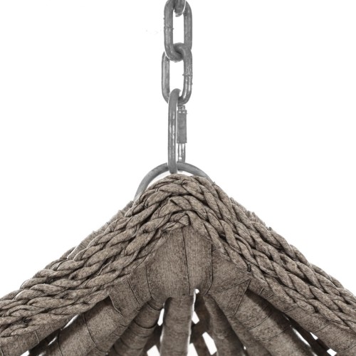 Okrągły, metalowy hak, widoczny na szczycie fotela, służy do bezpiecznego mocowania łańcucha do konstrukcji fotela. Jest on integralną częścią systemu zawieszenia, zapewniającą trwałość i odporność na obciążenia.