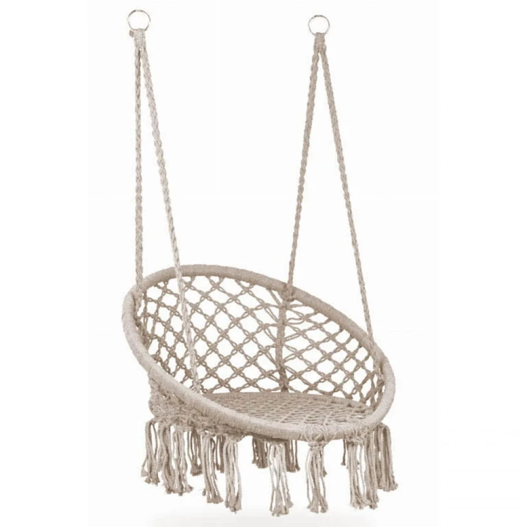 Styl Boho z ozdobnymi frędzlami dodaje uroku i doskonale komponuje się z nowoczesnymi aranżacjami wnętrz oraz przestrzeni zewnętrznych.