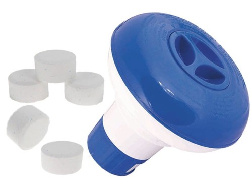 Biało-niebieski dozownik chemii basenowej na biały tle.