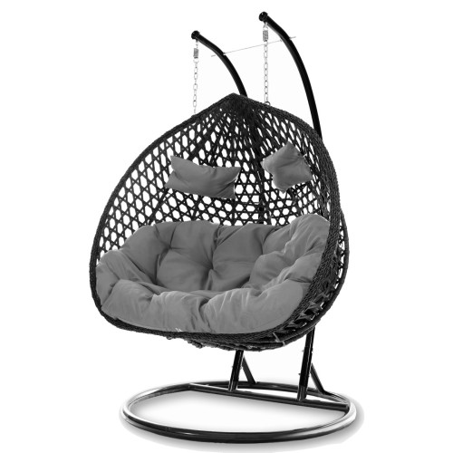 Fotel dwuosobowy, idealny do relaksu we dwoje. Materiały użyte do produkcji (technorattan, metal, poliester) sprawiają, że jest wytrzymały i odporny na warunki atmosferyczne, co czyni go odpowiednim zarówno do ogrodu, na taras, jak i do wnętrz.