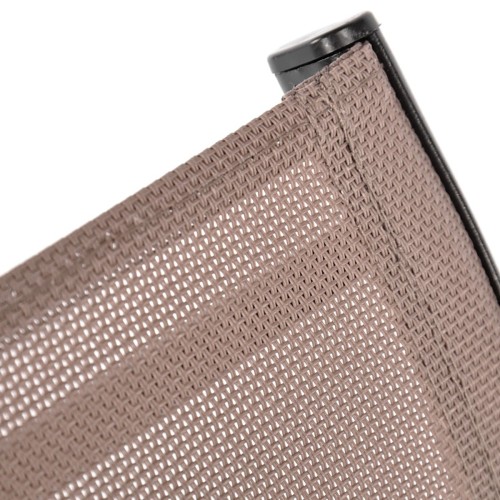 Połączenie siedziska z ramą, ukazujące materiał tekstylny i konstrukcję mocowania.