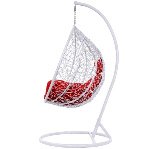 Stelaż doskonale komponuje się z plecionym kokonem, tworząc spójną i nowoczesną całość, która pasuje do każdej aranżacji przestrzeni. Szeroka i okrągła podstawa zapewnia doskonałą równowagę, eliminując ryzyko przewrócenia się fotela.