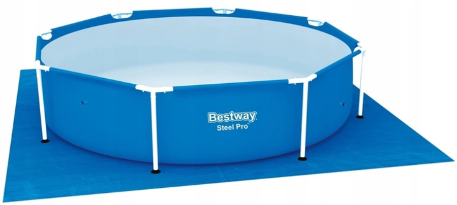 Niebieski basen stelażowy wypełniony wodą, ustawiony na podkładzie basenowym na białym tle.